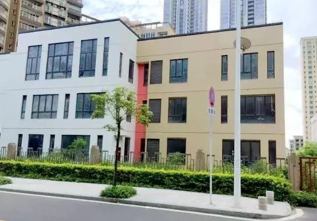 海湾幼儿园位于情侣南路154号(万科海愉半岛小区旁),幼儿园建筑面积