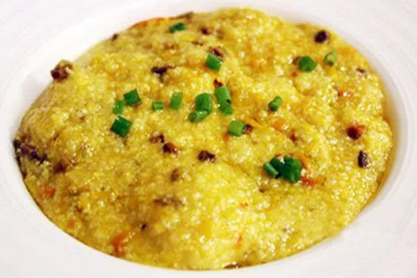 "巴彦淖尔"系蒙古语,意为"富饶的湖泊",位于举世闻名的河套平原和乌拉