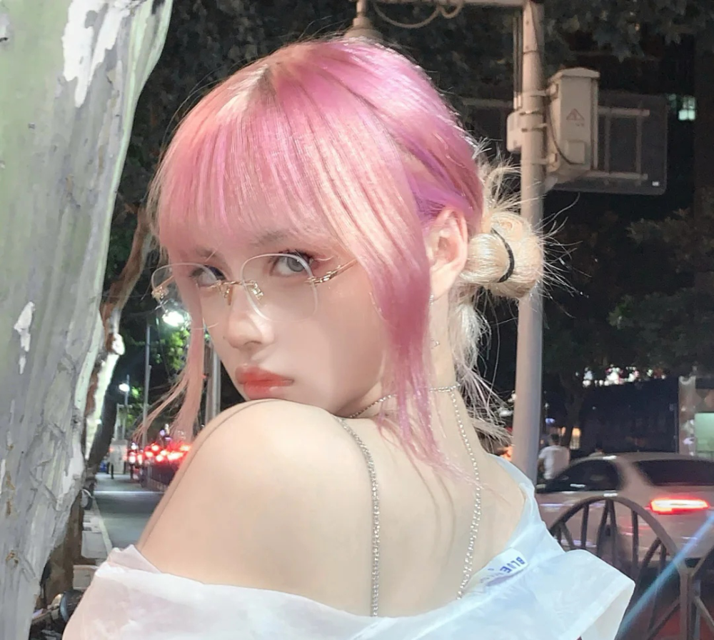 一, 黄黑皮尽量避免浅色系的发色所以说,选对发色