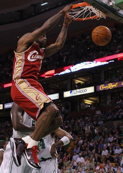 00年至今毫无悬念的总决赛,17年宇宙勇垫底