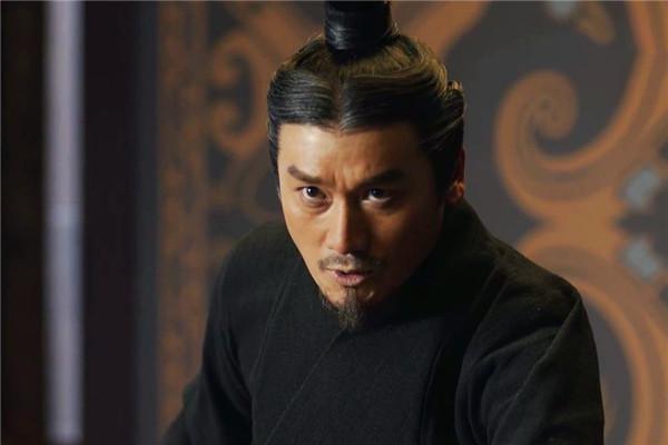 的确有争夺王位的资格,作为一直养在秦王宫的公子,若不是嬴异人的回来