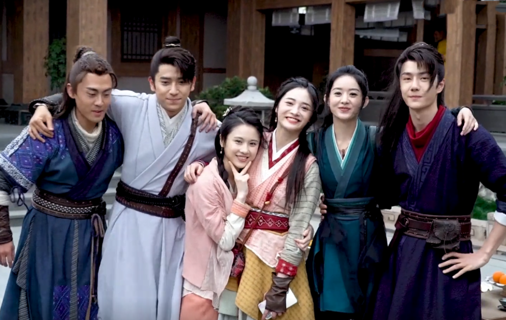 《有翡》幕后:杀青照暗示后续剧情,周翡谢允合影动作引热议_腾讯新闻