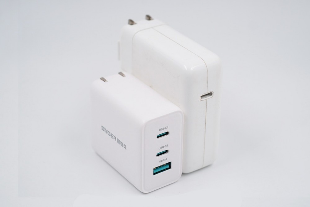 斯泰克推出130w 2c2a氮化镓充电器,可同时充两台笔记本