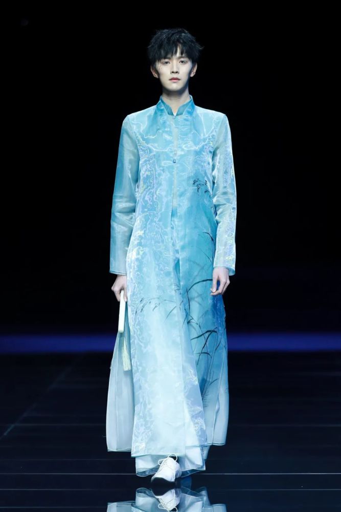 专访最佳女装设计师熊英|凡心所向,素履以往_腾讯新闻