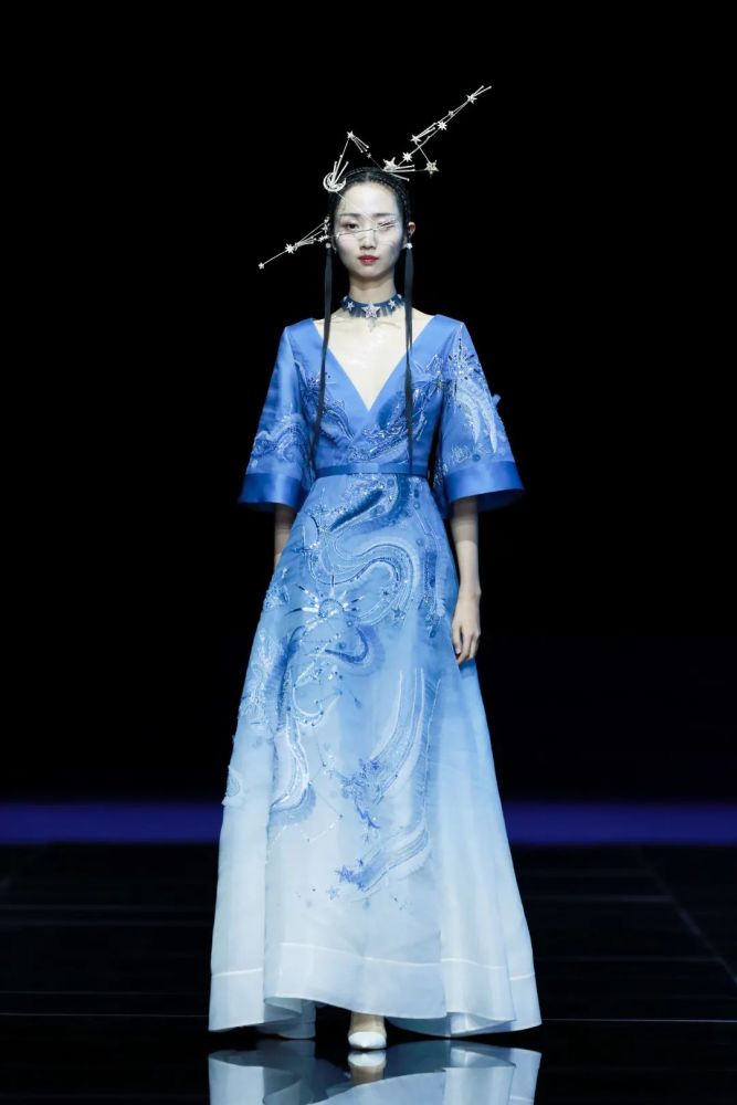 专访最佳女装设计师熊英|凡心所向,素履以往_腾讯新闻