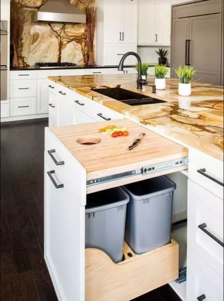 小厨房操作台不够用橱柜侧面装个折叠台面不占空间太实用了