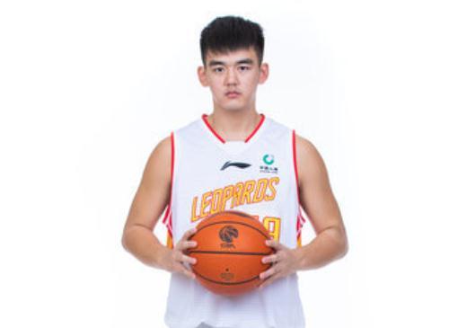 还记得灌篮里的神射手孟翔吗这是他第一场cba比赛你给打多少分