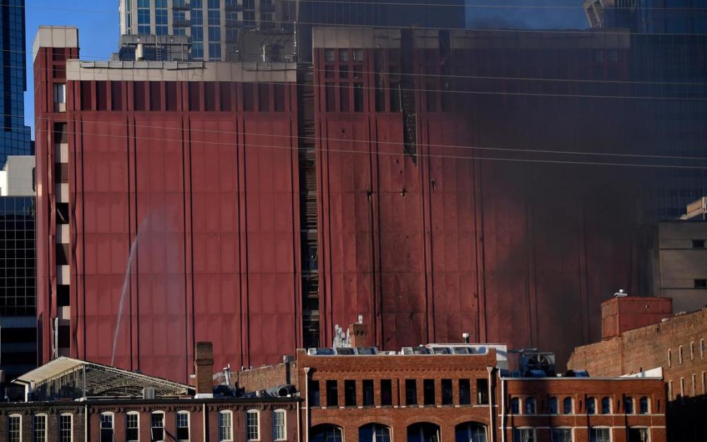 疫情肆虐美国传来噩耗,田纳西州清晨突发爆炸,白宫下令立即彻查_腾讯