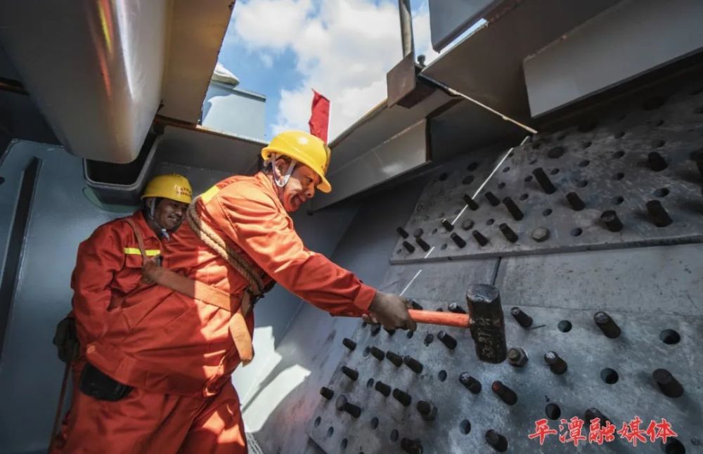群像致敬为大桥建设奉献时光的你