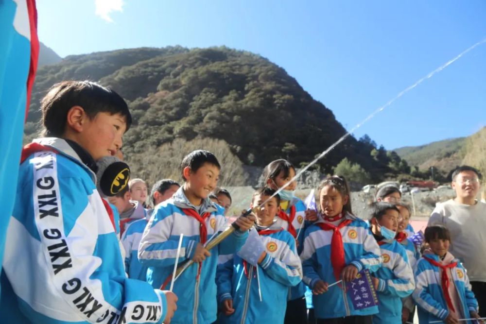 四川阿坝:森林消防设立特殊困难帮扶基金助力驻地贫困生