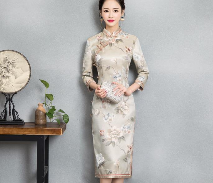 旗袍裙摆的开叉设计你知道为什么吗