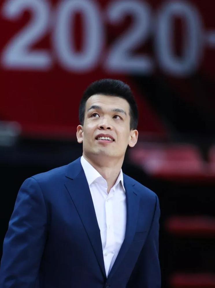 明日cba两场大战!首钢战弱旅拒绝连败,郭士强遇强敌恐四连败