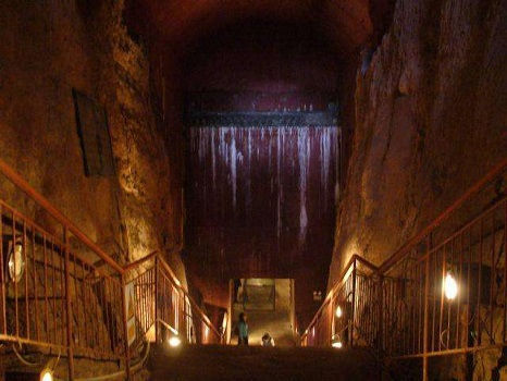 为什么朱元璋墓没被盗过专家用精密仪器探测解开百年未解之谜