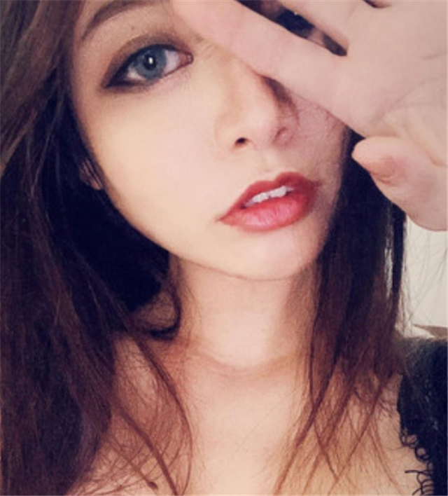 在之前,罗志祥转发网红郭鬼鬼引发网友热议,郭鬼鬼是