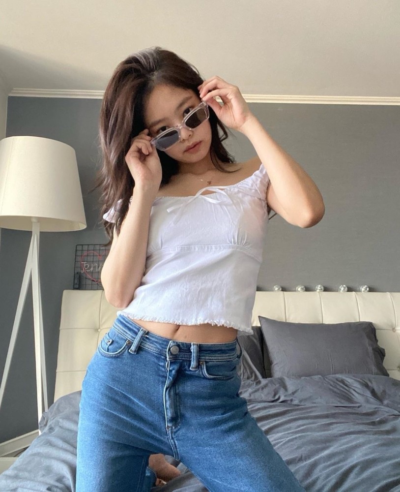 jennie自己在家开时装秀8套造型帅酷迷人戴上墨镜绝了