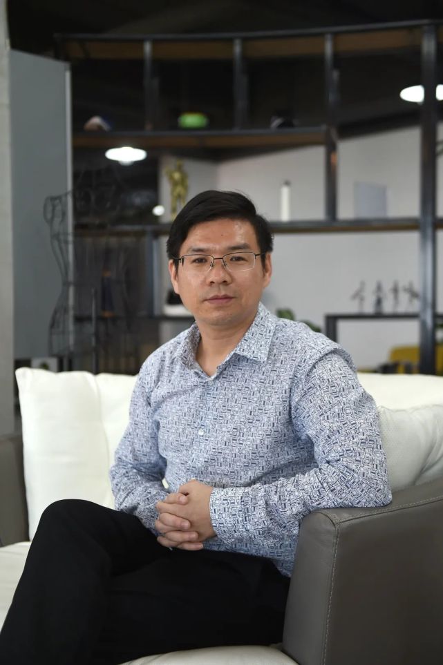 年纪尚轻,却有打造可以代表中国"在地文化"酒店的雄心.