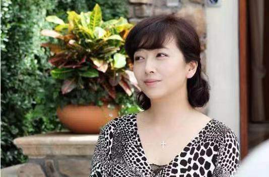 走进演员姜珊的豪宅家中充满生活气息如今定居国外