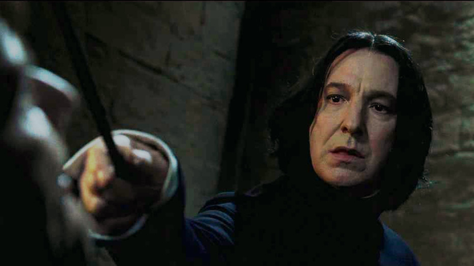 5,多洛雷斯·乌姆里奇在众多的黑魔法防御课教授里,斯内普最讨厌的