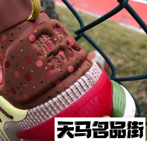 闪击7腊八配色开箱测评闪击7腊八配色上脚图