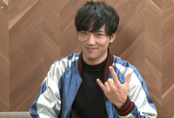 奥特曼赛罗人间体令人换发型瞬间年轻十岁万丈龙我的同款战衣瞩目