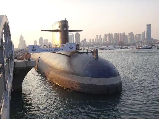 长征16号核潜艇图片