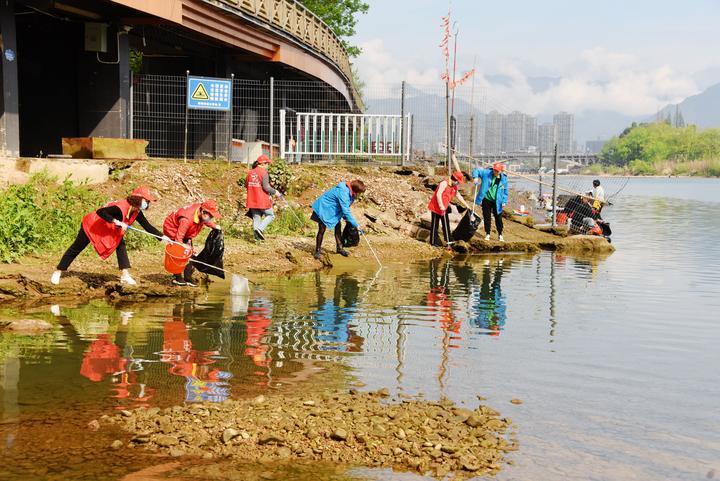 一场围绕长江流域污染治理,生态恢复的保卫战在全国展开
