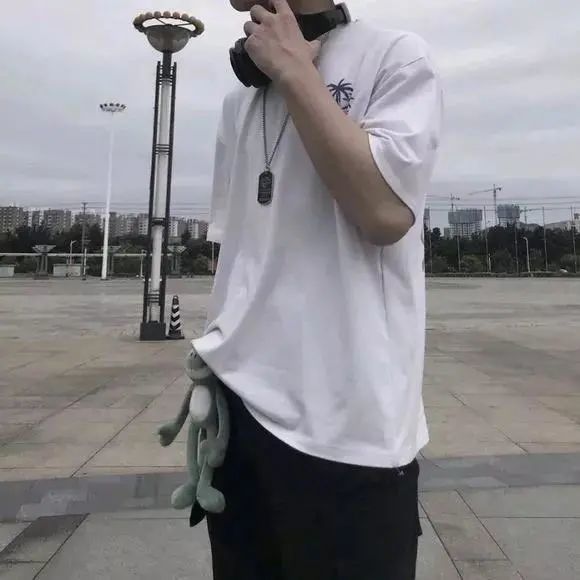 男生头像冷酷帅气侧脸头像
