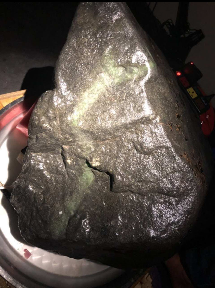 中国赌石第一案8000万原石赌垮3名云南玉石商被控诈骗