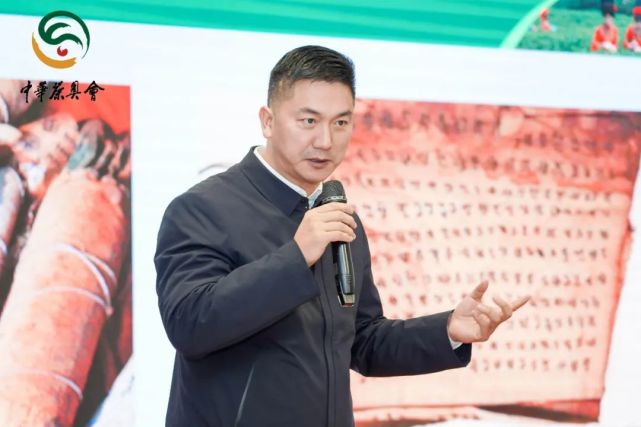 县长说茶四川乐山市马边彝族自治县县委副书记县长沙万强作四个一演讲