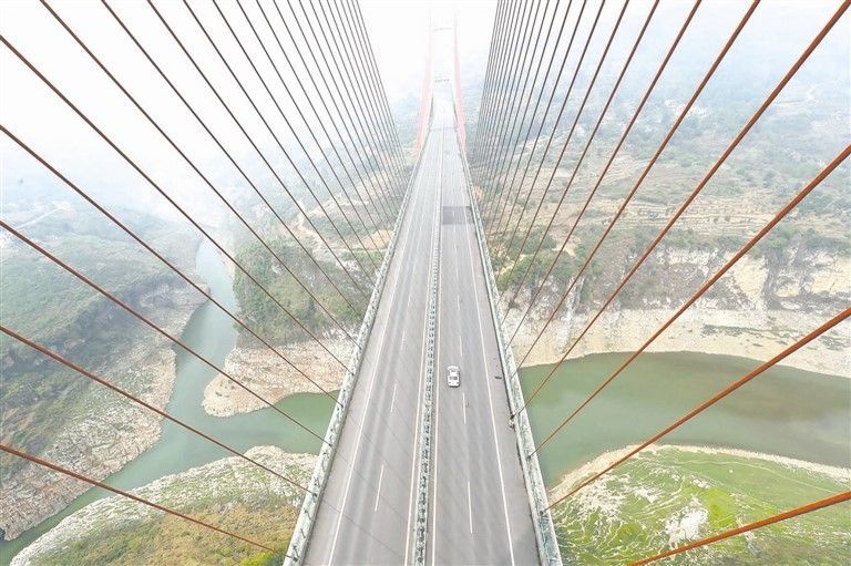 织金县和纳雍县交界处的武佐河特大桥 (图片来源毕节市人民政府网 韩