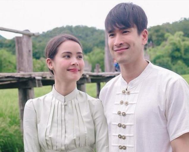 泰星nadech获得硕士学位女星yaya为其庆祝