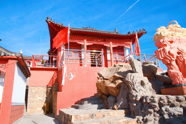 五台山有个狐仙庙庙中还有个洞摆着张红绣床