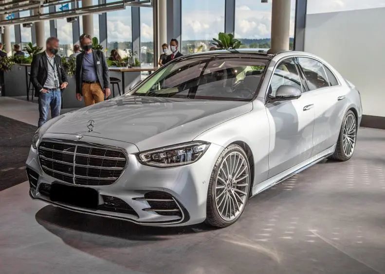 2021款奔驰s级惊艳上市全系标配30t引擎不到90万起