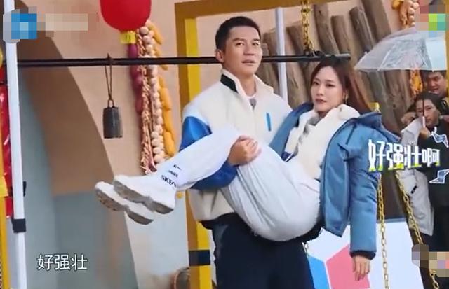 42岁李晨抱王霏霏做深蹲,体力惊人,迷倒阿姨直呼"好强壮"_腾讯新闻