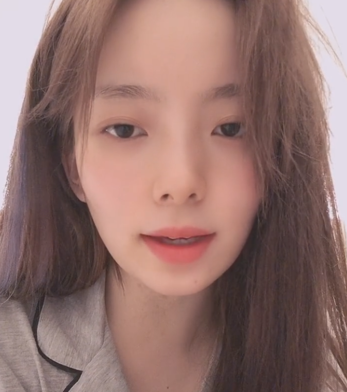 硬糖少女七位成员素颜照曝光,刘些宁王艺瑾比美,陈卓璇太真实!
