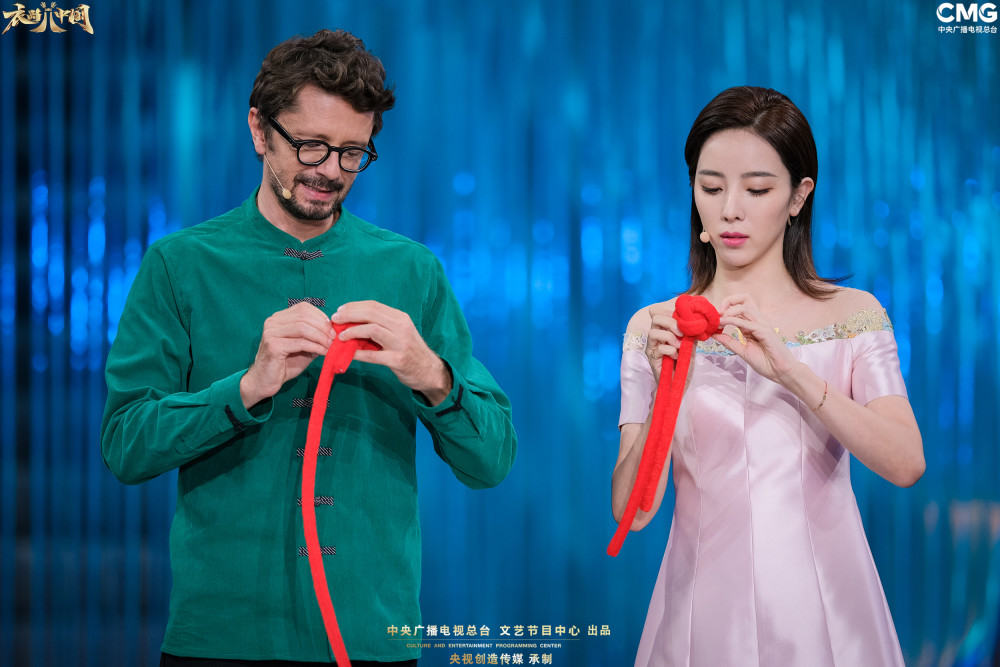 《衣尚中国》推荐"状元竹马童戏纹" 让中国风融入生活