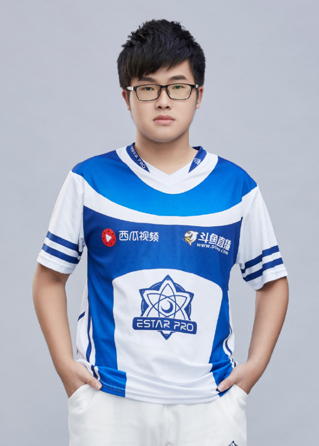 cat在解说无心在训练estar下赛季大方向已定林教练继续执教