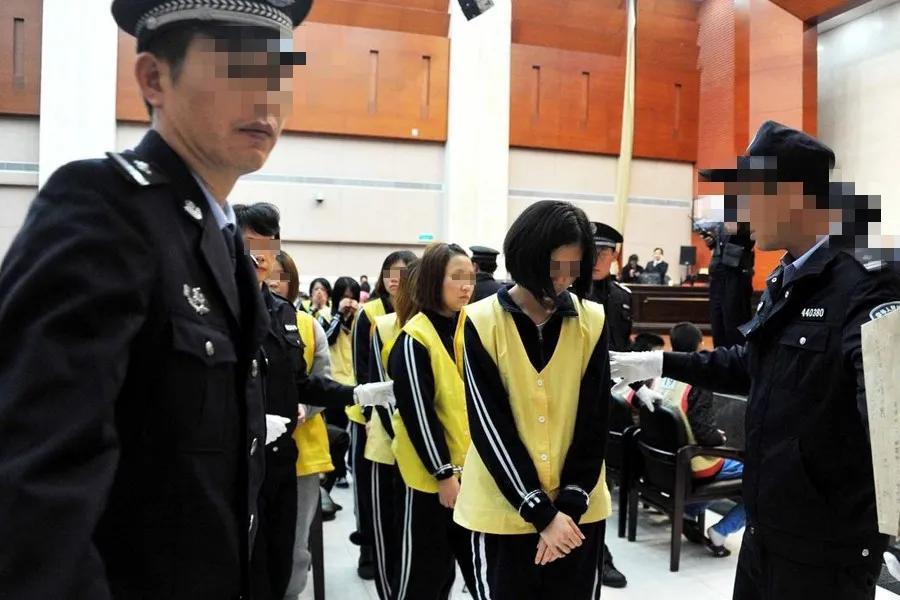 酒托女有多嚣张小伙被骗2000元还用言语来讥讽