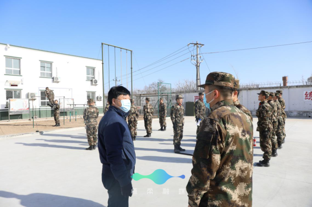 66028部队带队慰问了驻区武警官兵怀柔区退役军人事务局局长李连鑫这