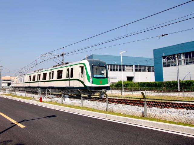 广州一条呈南北走向的地铁线列车采用8节编组d型市域快线地铁