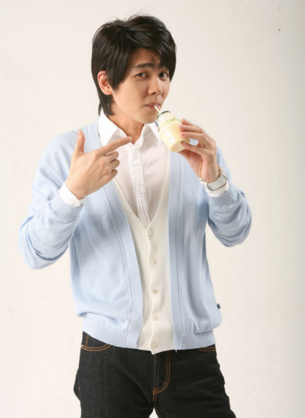 崔民勇饰演李民勇,有着"国民小叔子"的称号.