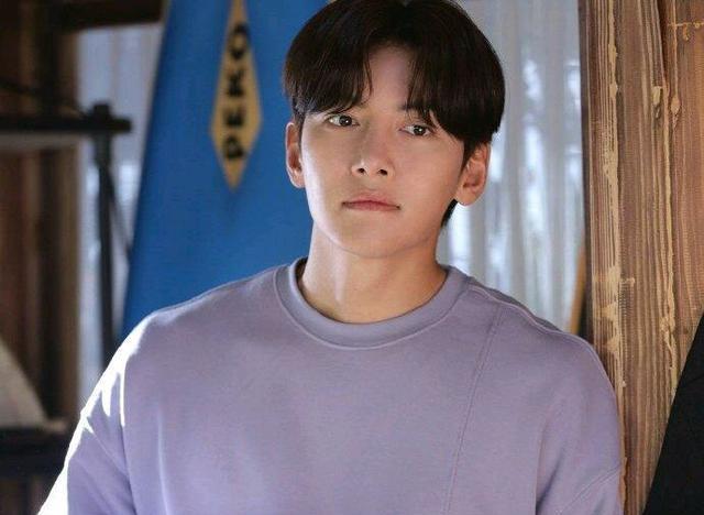 池昌旭金智媛新剧开播,剧情无吸引力,冲着主角颜值追完这两集_腾讯