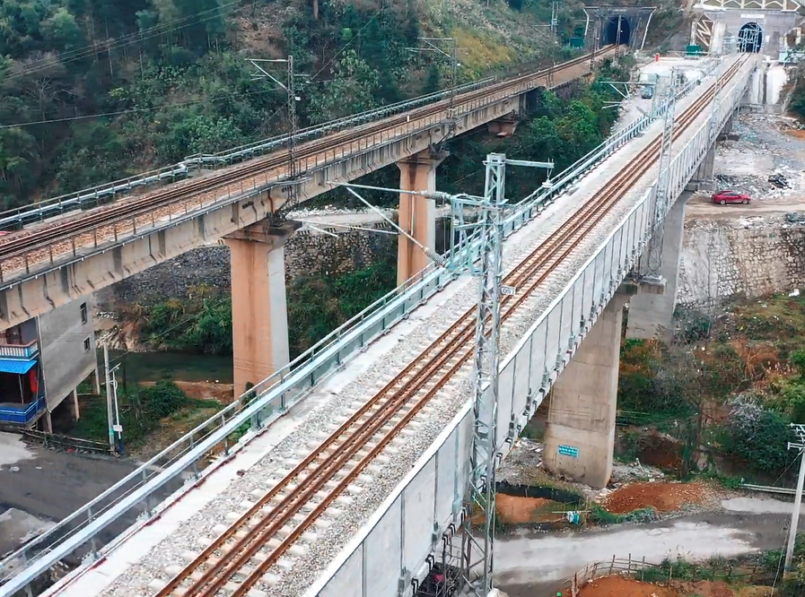 渝怀铁路复线全线开通!