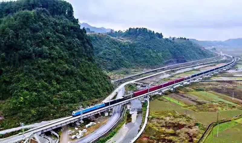 渝怀铁路复线全线开通!