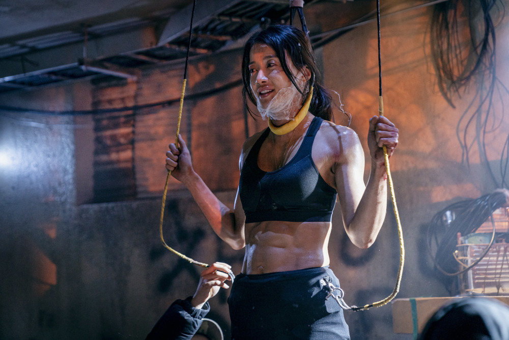 背肌还可以长这样甜蜜家园演员身材引热议38岁的她还曾是拳击冠军