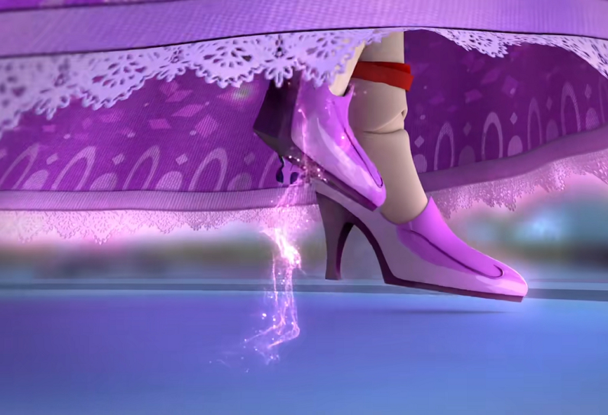 终于能看清长裙飘飘的灵公主的鞋子长什么样了,小巧玲珑甚是可爱