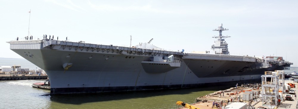 图鉴:第三代核动力航空母舰 福特号多角度下水图