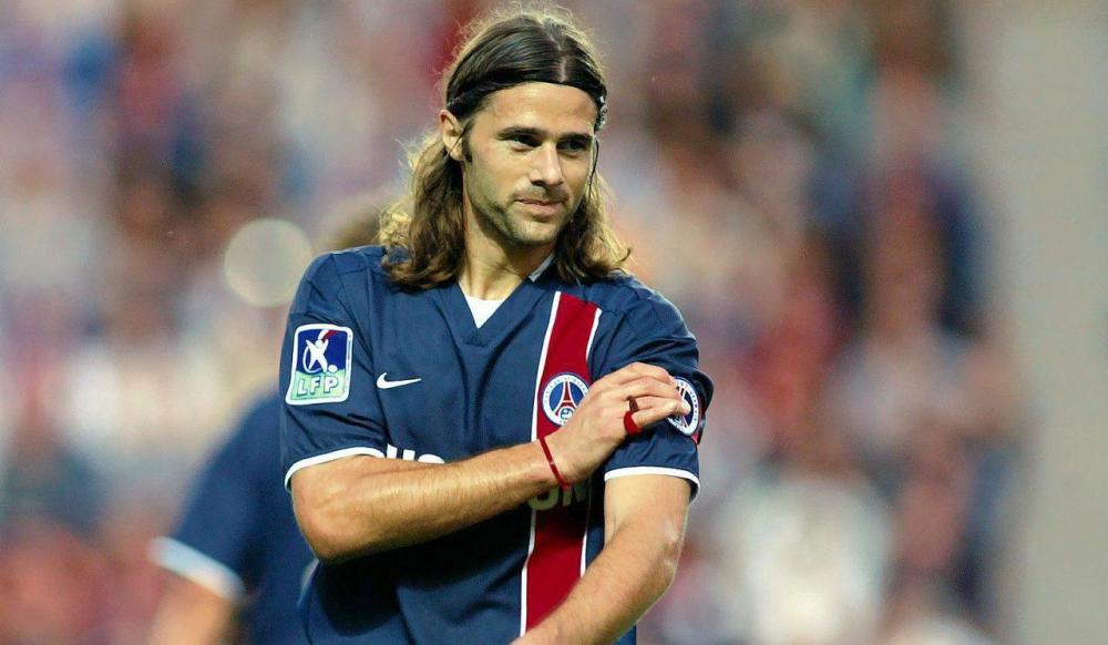 在图赫尔本周被解职后,48岁的前大巴黎队长看起来将成为大巴黎的新