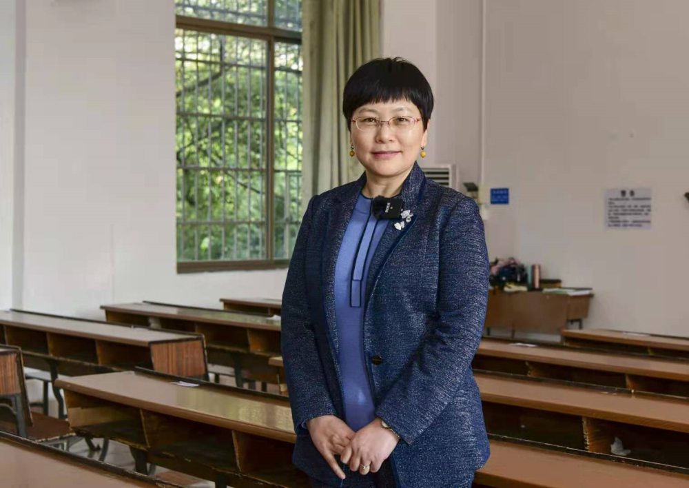 图/记者杨旭本报记者李柯夫通讯员蔡颂张永涛长沙报道"汤老师,有你的