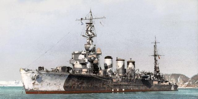 隶属于第5舰队的"多摩"号轻巡洋舰.